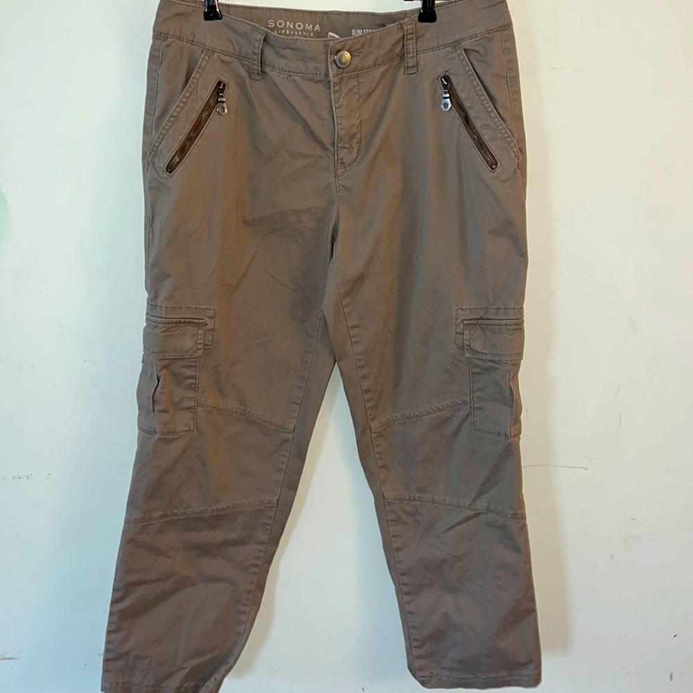 Sonoma Slim Straight Sz 8 Khaki Pants 25in seam 32” Waist 9.5” rise